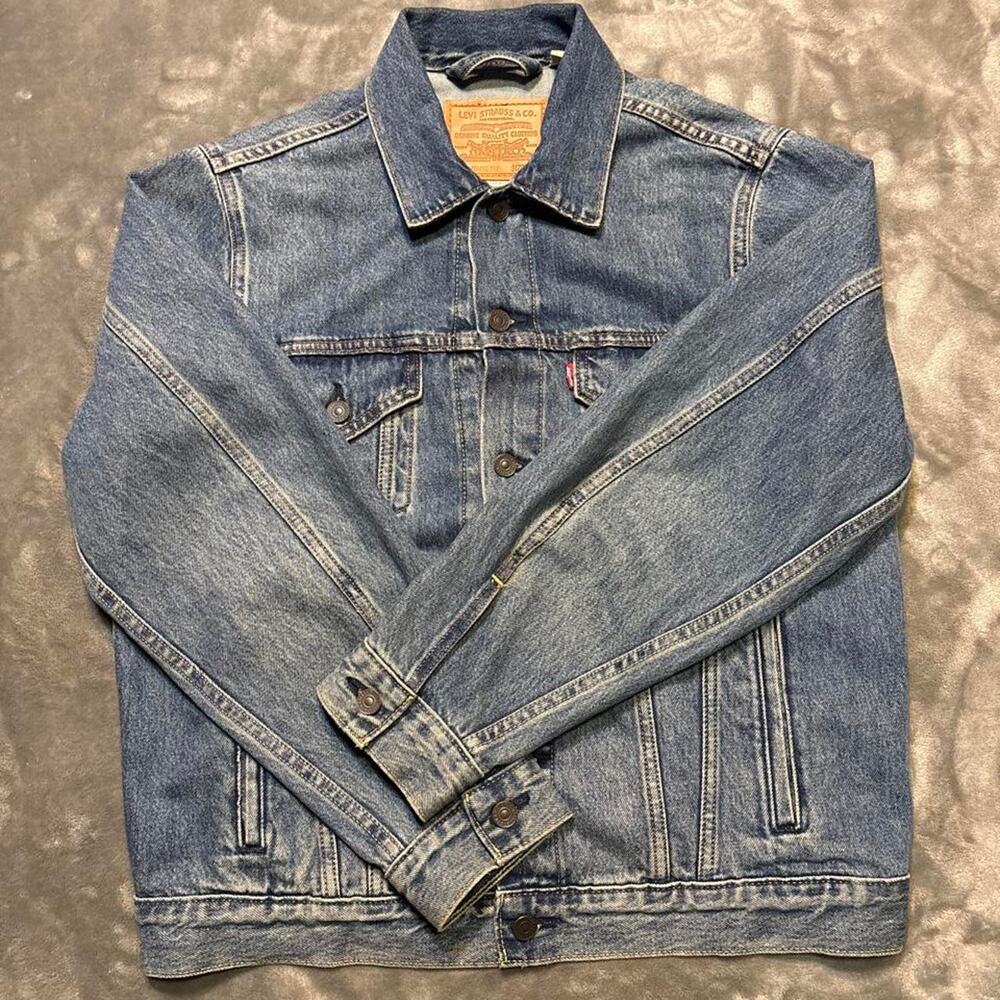 Vintage 00s big E Levis Jacket